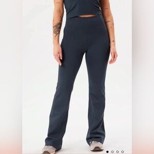 Girlfriend Collective | Midnight Compressive Flare Legging size L